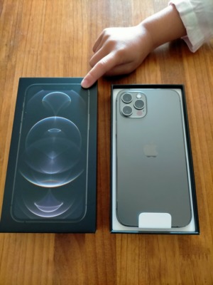 iphone12 pro 発売日に届きました！